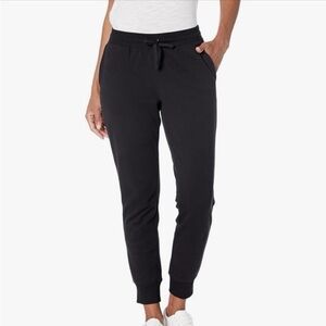 Women’s Everyday Joggers!  Great condition!
